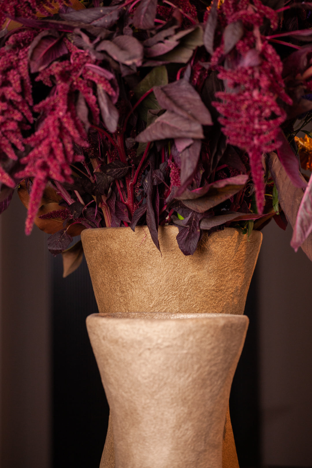 VASE L BROWN EARTH + FLOWER ARRANGEMENT